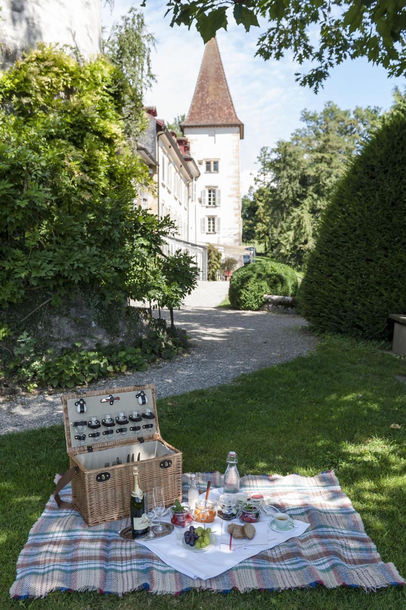 Schloss Muenchenwiler Murten Exterior foto